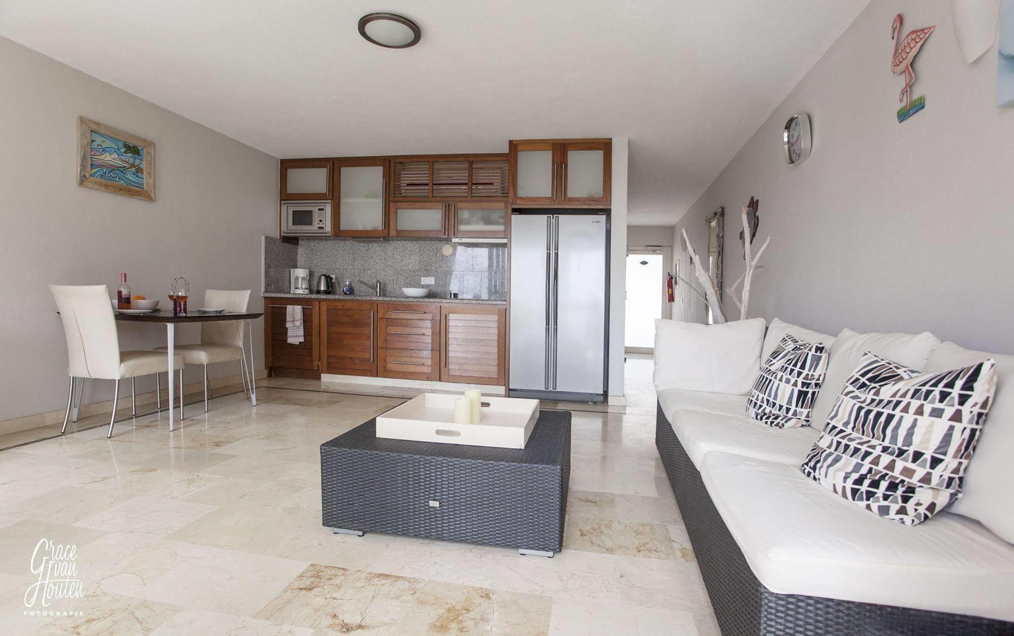 Bonaire Seaside Apartments エクステリア 写真